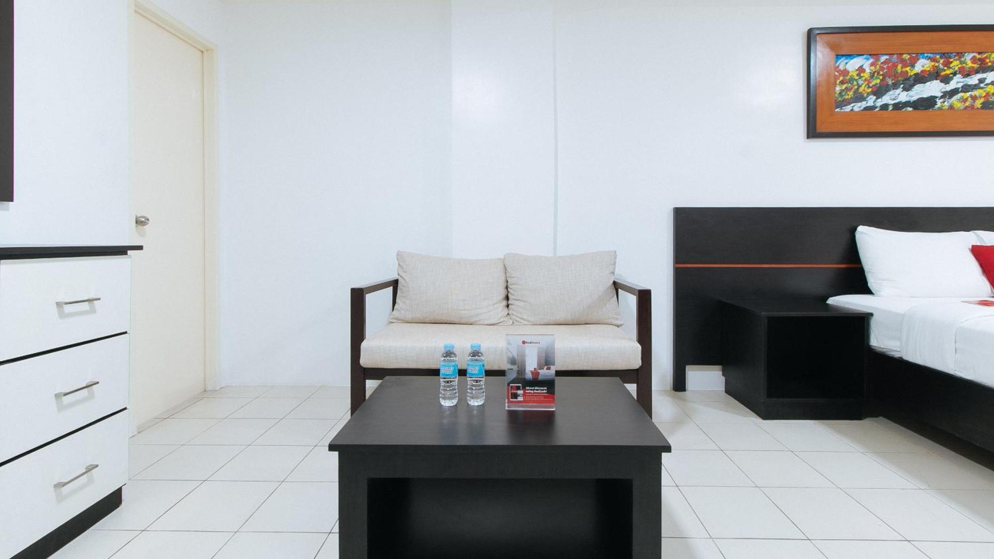 Reddoorz Plus At Evangelista Street Makati San Pedro Makati Exterior foto