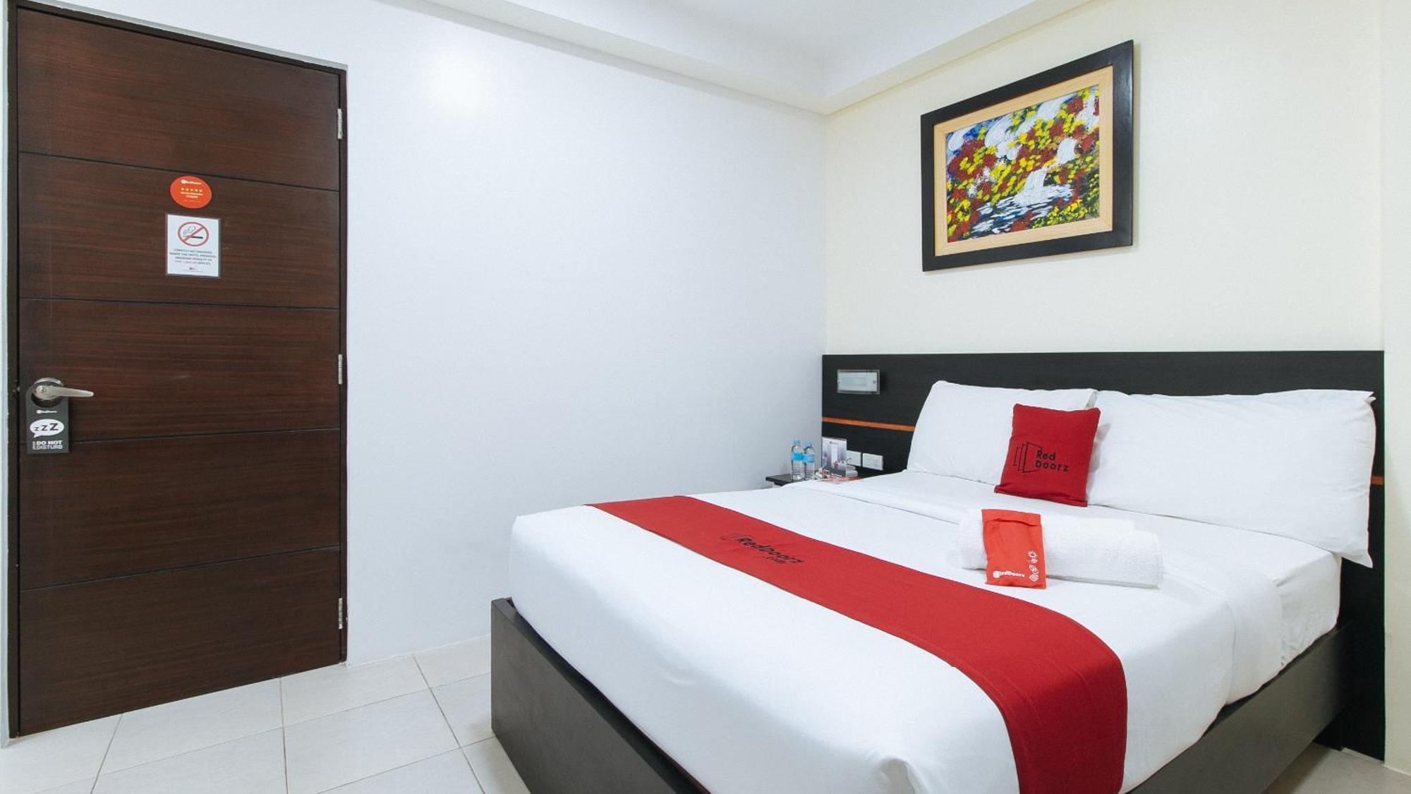 Reddoorz Plus At Evangelista Street Makati San Pedro Makati Exterior foto