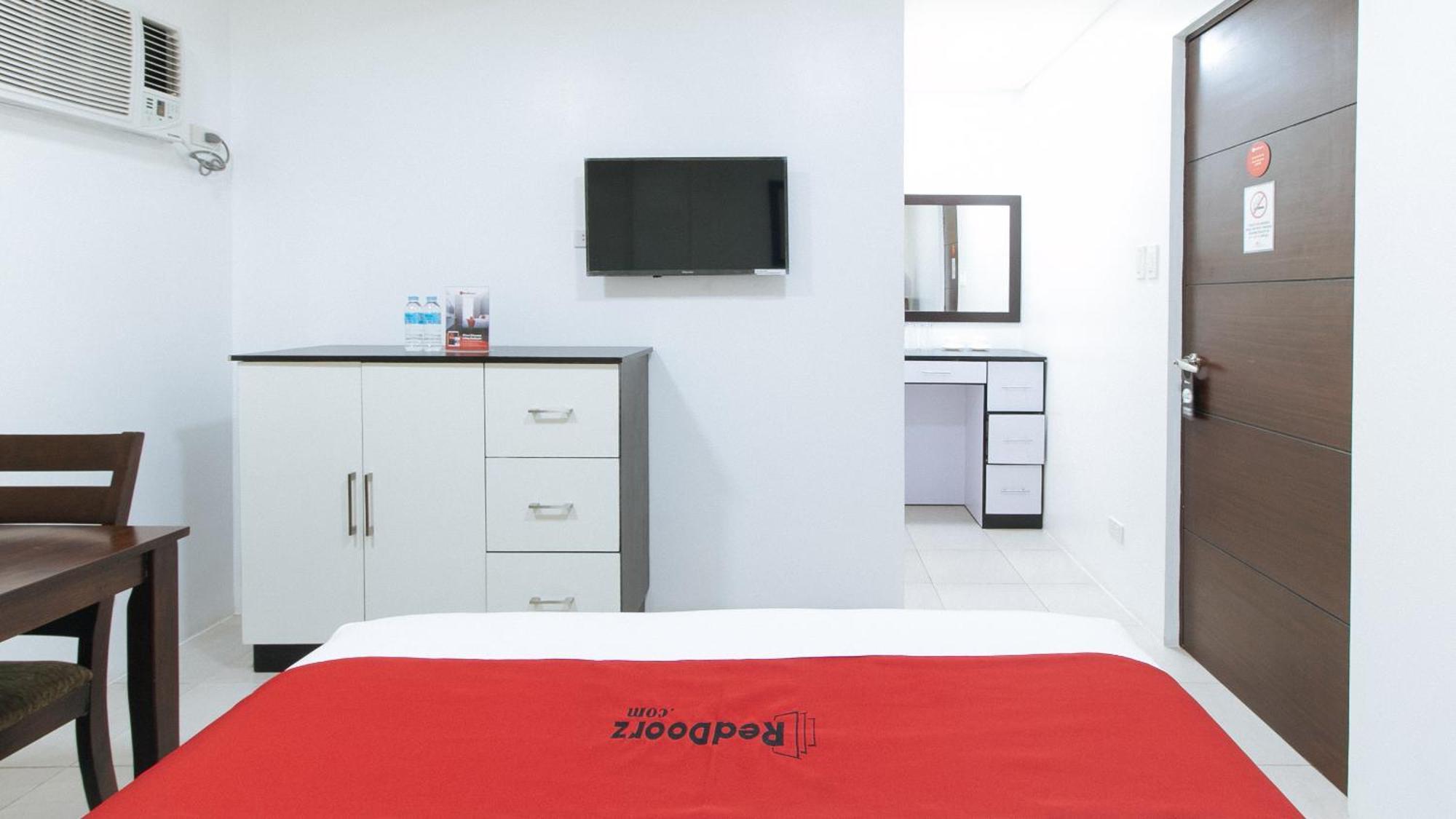 Reddoorz Plus At Evangelista Street Makati San Pedro Makati Exterior foto