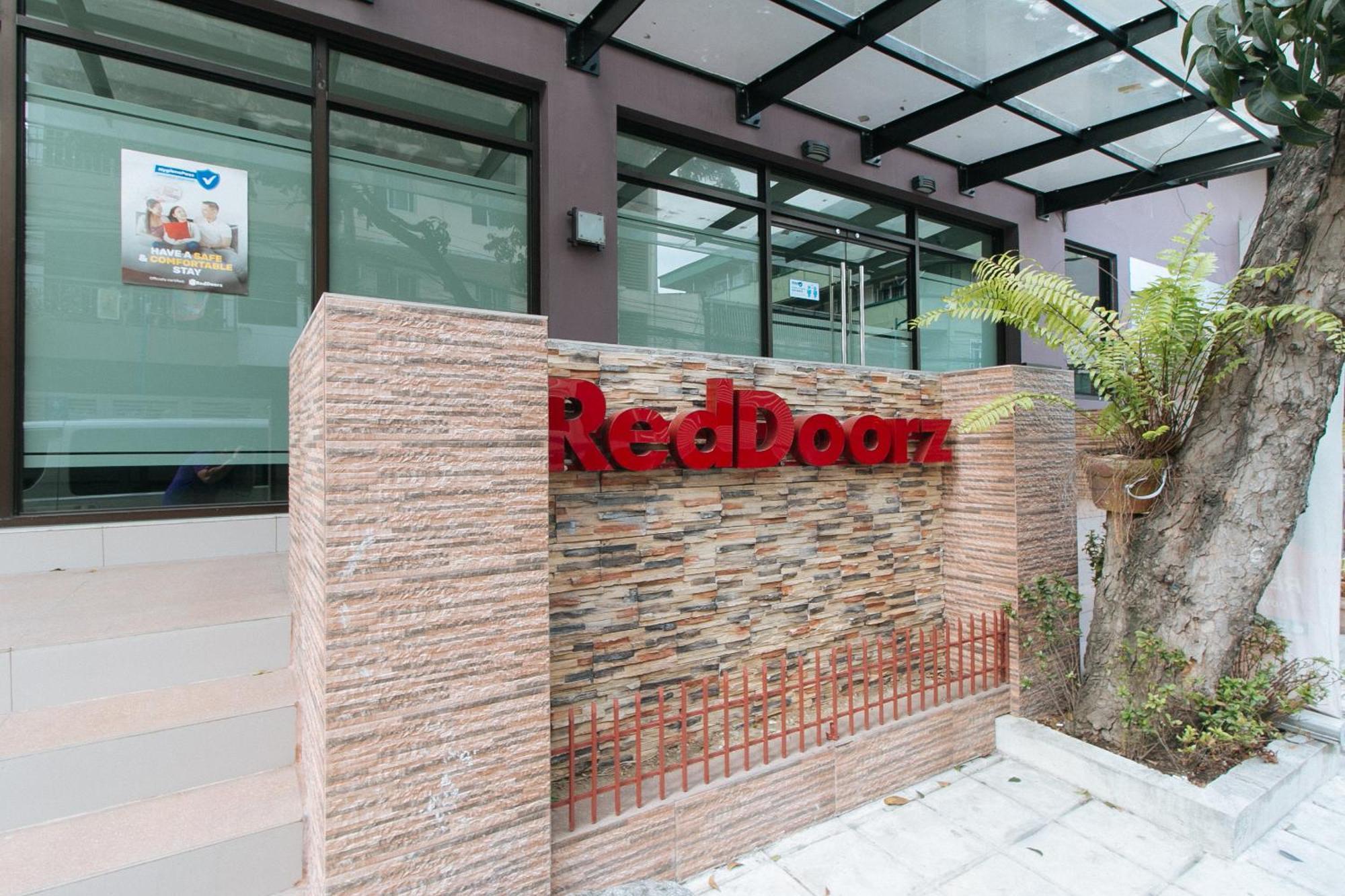 Reddoorz Plus At Evangelista Street Makati San Pedro Makati Exterior foto