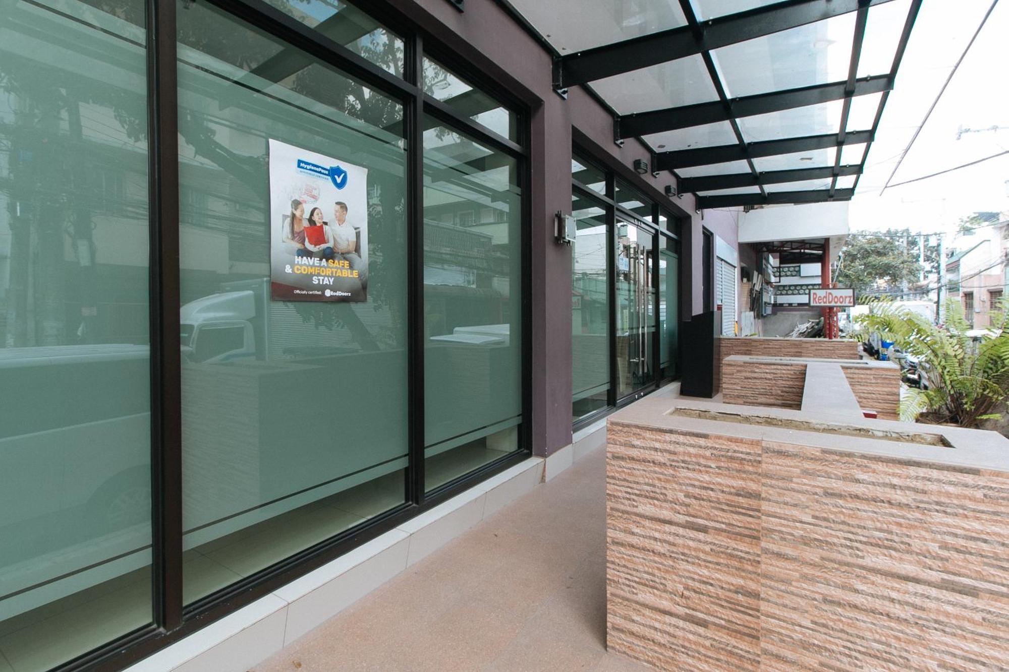 Reddoorz Plus At Evangelista Street Makati San Pedro Makati Exterior foto