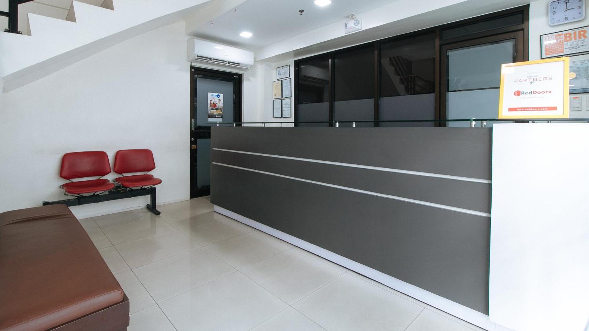 Reddoorz Plus At Evangelista Street Makati San Pedro Makati Exterior foto